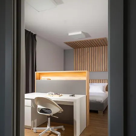 Riverside With Balcony & Parking Properunit